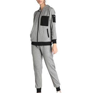Sudadera con capucha y cremallera multibolsillo transpirable de talla grande para mujer, chándal de manga larga, pretina ajustable, precio al por mayor, uso en invierno - Product Image 2