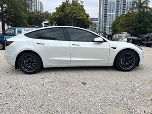 Tesla Model 3 2023, Tracción Trasera, Techo Panorámico de Vidrio, Motor Eléctrico Único, Sedán Automático - Product Image 2