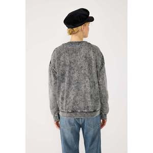 Sweat-shirt basique à col rond délavé à l'acide - Product Image 5