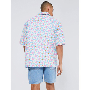 OEM ODM Chemise décontractée opaque surdimensionnée à col ouvert et ourlet droit imprimé blanc et rose Meilleur prix Vente en gros Fabrication - Product Image 1