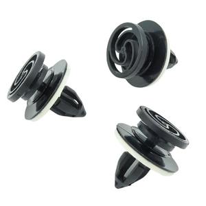 ตัวยึดแผงประตูสีดำสำหรับใช้งานร่วมกับ Volkswagen Audi OEM 8E0868243 - Product Image 2