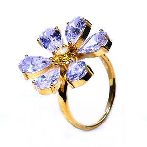 Bague de style classique en argent sterling 925 plaquée or avec zircon cubique - Product Image 1