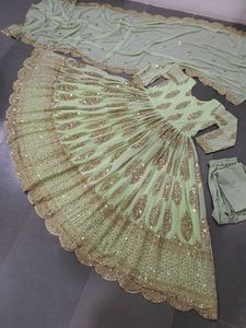 Robe Bollywood pour femmes avec ensemble Dupatta vente chaude Georgette-pleine broderie lourde séquence travail taille naturelle en gros - Product Image 3