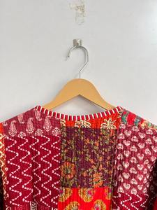 เสื้อแจ็คเก็ตผ้าควิลท์ลายปะติดสีชมพู ทำมือ แบบกลับด้านได้ ผ้าฝ้ายอินเดีย เสื้อโค้ทสั้นสไตล์วินเทจ เสื้อโค้ทสั้นแบบกระดุมสองแถวสำหรับผู้หญิง - Product Image 6