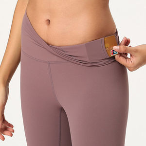 Nouveau 2023-24 Leggings de compression de gymnastique de marque personnalisée OEM Pantalon de yoga taille haute respirant Leggings de yoga personnalisables pour femmes - Product Image 3