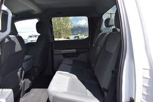 Ford F-250 Super Duty XLT 2024, Motor V8 de Gasolina PFI OHV de 7.3L - Product Image 6