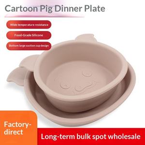 Assiette ronde en silicone de qualité alimentaire pour bébé, motif cochon de dessin animé, ensemble d'alimentation intégré anti-chute avec design mignon - Product Image 4