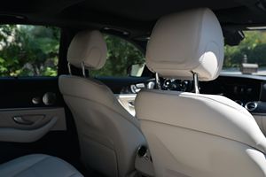 รถยนต์เมอร์เซเดส-เบนซ์ อี-คลาส อี63 เอส ซีดาน ปี 2021 ตัวเลือกเครื่องยนต์ 603 แรงม้า เทอร์โบคู่ ระบบขับเคลื่อนสี่ล้อ พวงมาลัยซ้าย เบาะหนัง ส่วนใหญ่ยังคงเหมือนเดิม - Product Image 5