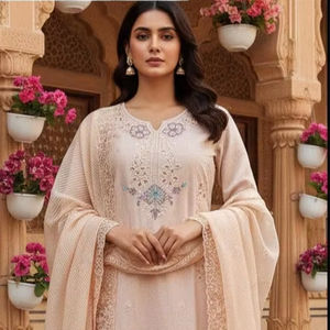 Rafraîchissez votre garde-robe sans effort, célébrez la fusion de la tradition et de la tendance, cette collection de salwar kameez en coton la plus élégante de la saison. - Product Image 2