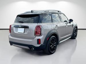 Mini Countryman Cooper S ALL4 2.0L Turbo Essence Automatique Luxe SUV Compact d'occasion 2024 pour l'exportation - Product Image 2