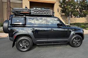 Land Rover Defender 110 2023, 4x4, Automático, Techo Panorámico, Bajo Kilometraje, Listo para Enviar - Product Image 2