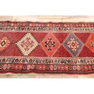 Tapis de 2,7 x 11,5 pieds, tapis turc vintage, tapis abstrait rouge Herki - Product Image 3