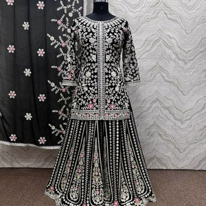 Magnifique salwar kameez en fausse fourrure avec garara et dupatta fantaisie, broderie lourde et travail manuel en pierre, réversible et extensible - Product Image 1