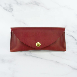 Ensemble étui à lunettes rigide de luxe étui à lunettes en cuir PU boîtes à lunettes de soleil avec logo personnalisé triangle pliant - Product Image 2