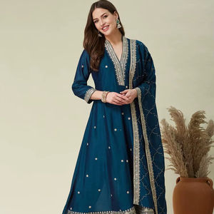 Conjunto de Kurta Anarkali para Fiestas con Bordado Detallado - Product Image 1