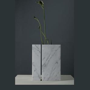 Jarrón de Flores de Mármol de Primera Calidad a un Precio Razonable para una Decoración del Hogar Elegante con Material y Diseño Artístico - Product Image 1