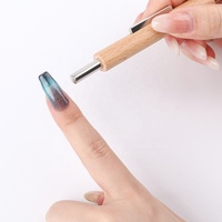 Luxe Manche En Bois Nail Art Aimant Stylos Salon De Beauté Multi Fonctionnel Nail Art Ongles Cat Eye Aimant Bâtons pour DIY Manucure