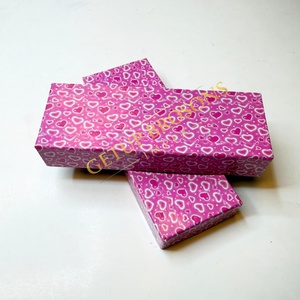 Caja Rígida Reciclable Personalizada con Doble Ranura, Cierre Magnético, Impresión de Corazón Rosa, Espuma Interior Protectora, Pinzas, Laminación Mate, Impresión Offset - Product Image 5