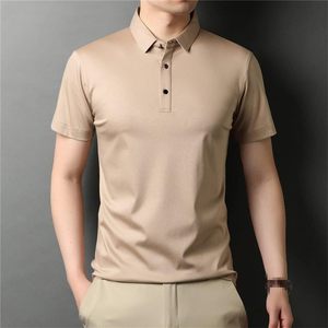 เสื้อยืดคลาสสิกสำหรับผู้ชายผ้าฝ้ายทอสีล้วนมีกระเป๋าดีไซน์ทันสมัยระบายอากาศได้ดีเพื่อความสบายตลอดทั้งวัน - Product Image 1