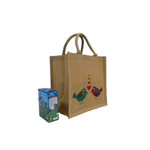 Sacs à provisions fourre-tout en toile de jute écologique de haute qualité faits à la main Design durable à la mode en vente - Product Image 1
