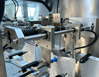 Automatische sinaasappelsap dranken vloeibare voorgemengde zakjes rotatie verpakkingsmachines lijnsystemen China machinesfabriek