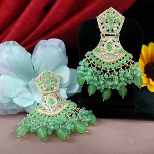 ต่างหูไข่มุก Regal Kundan เครื่องประดับแฟชั่นสำหรับงานแต่งงานและโอกาสพิเศษทางวัฒนธรรม - Product Image 5