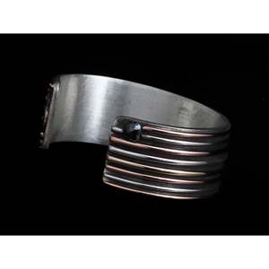 Pulsera de moda con diamantes y calavera dorada - Product Image 5