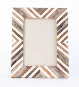 Cadre photo artisanal en MDF avec incrustations d'os, chef-d'œuvre décoratif fait à la main pour une décoration intérieure élégante - Product Image 6