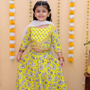 Último diseño impreso niños Lehenga Choli Dupatta para todas las ocasiones de La India disponible a precio mayorista (1-12 años) - Product Image 1
