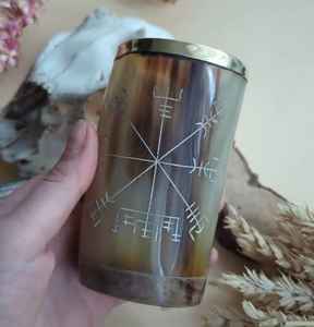 Corne à boire traditionnelle en verre décoratif Version en verre à liqueur Caractéristique historique de diverses cultures - Product Image 3