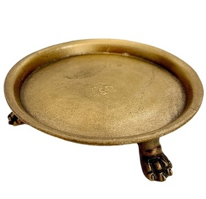 ถาดรองเสิร์ฟทรงกลมทำจากทองเหลืองหรูหราพร้อมด้ามจับคู่และพื้นผิวแกะสลักเครื่องเสิร์ฟสไตล์โบราณ - Product Image 5