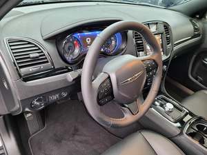 NETTOYAGE-TITRE-USAGÉ-CHRYSLER -300 -S -V8 RWD-À VENDRE-PRÊT À LIVRER-LIVRAISON PORTE À PORTE - Product Image 6