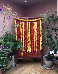 Guirlandes de fleurs artificielles traditionnelles indiennes, guirlandes de marigolds vintage, nouvelle arrivée, décorations de mariage indiennes, fond de scène pour Haldi Mehendi - Product Image 2