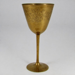 Cáliz de capilla Divine Grace, cáliz de vino de Metal adornado, Copa tradicional con acabado antiguo para rituales religiosos y altares de Iglesia - Product Image 1