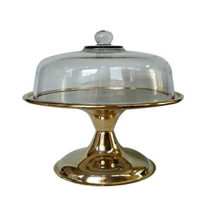 Soporte para servir pasteles de frutas decorativo de calidad superior en forma redonda con acabado dorado para bodas y celebraciones. - Product Image 1