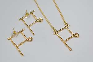 Bijoux plaqué or pendentifs plaqué personnalisé mot hindi femmes pendentif de haute qualité - Product Image 4