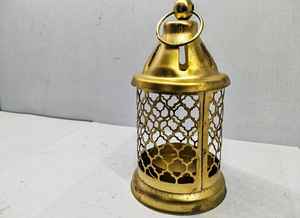 โคมไฟโลหะตกแต่งทำมือสไตล์โมร็อกโก กระจกสี วินเทจ สีทอง ที่แขวนเทียน ทนความร้อน สำหรับรอมฎอน ตกแต่งบ้าน - Product Image 5