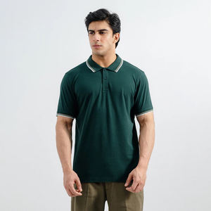 Polo à manches courtes personnalisé de qualité supérieure à col côtelé essentiel à l'ourlet droit coupe ajustée style décontracté en coton fabriqué par HP - Product Image 1