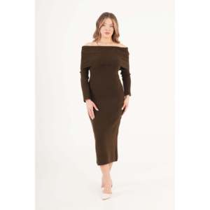 Vestido Midi de Punto con Cuello Madonna en Color Marrón para Mujer, Elegante, al por Mayor, Mezcla de Acrílico, Talla Estándar, Ropa de Invierno - Product Image 4
