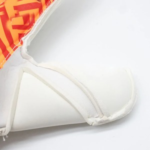 Gant de gardien de but professionnel Fabricant de latex Gants de gardien de but de football personnalisés dans les sports de nouvelle conception. - Product Image 6