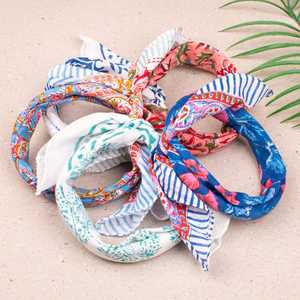 Ensemble de 5 bandanas en coton imprimé floral artisanal, doux, bio, style bohème - Product Image 3