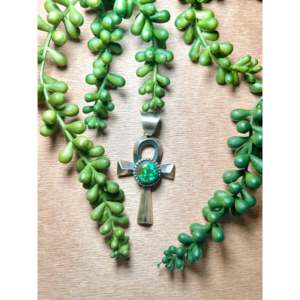 Pendentif Sonoran Mountain Chimney Butte en turquoise et argent sterling avec technologie d'incrustation à sertissage clos - Product Image 1