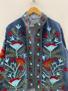 Chaqueta de terciopelo con bordado Suzani indio Chaqueta corta con bordado de terciopelo Abrigo de ropa de mujer disponible al mejor precio - Product Image 6