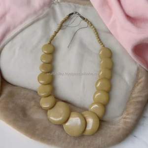 Collar de cuentas de resina de Ángel redondo para bodas, fiestas diarias, compromiso, ropa de oficina de Navidad, modelo artesanal - Product Image 1