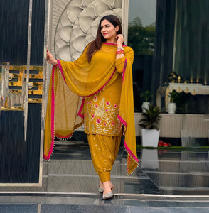 Nuevo Conjunto Tradicional Indio de Diseñador para Mujer, Kurta/Kurti de Georgette para Ramzan, Pantalón Estilo Dhoti para Fiesta, Venta al Por Mayor - Product Image 1