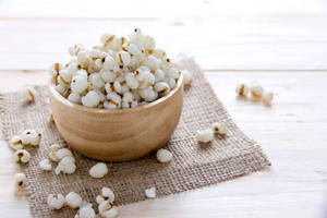 Quantité en vrac vietnamienne Meilleur prix Thé Herbe Coix Graine Fruits secs en poudre Variété entière de dattes Durians Noni Qualité assurée - Product Image 3