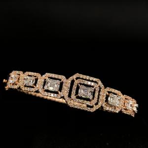 Pulsera elegante de tenis con acento de diamantes de halos Pulseras y brazaletes de diamantes elegantes - Product Image 1