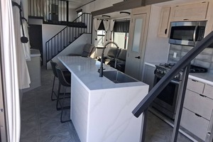 Usado 2023 F-o-r-e-s-t R-i-v-e-r S-a-l-e-m V-i-l-l-a G-r-a-n-d 4-2-D-L en venta - Product Image 3