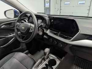 SUV T-RAX LS 2024 Usado, Tracción Delantera, Motor Turbo de 1.2L y 3 Cilindros (137 HP/162 Lb-ft Torque), Transmisión Automática de 6 Velocidades, con Portaequipajes de Aluminio, Neumáticos R17 - Product Image 5