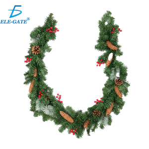 Guirnalda Navideña de Lujo de 2.7 m con Follaje Artificial Nevado de PVC, Frutas Confitadas y Fresas Rojas para Decoración de Bodas - Product Image 5